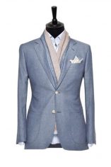 costum albastru deschis